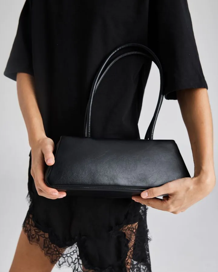 ASHTEN BLACK